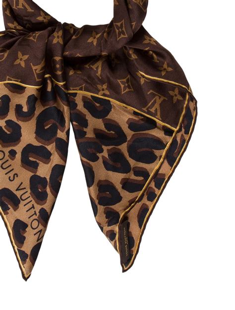 louis vuitton leo scarf|louis vuitton red scarf.